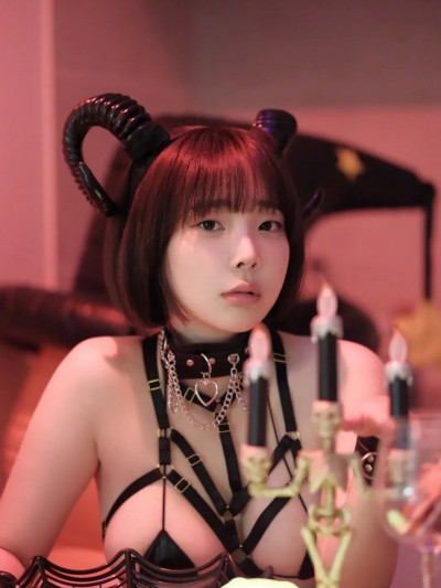 Inkyung (강인경) – Halloween