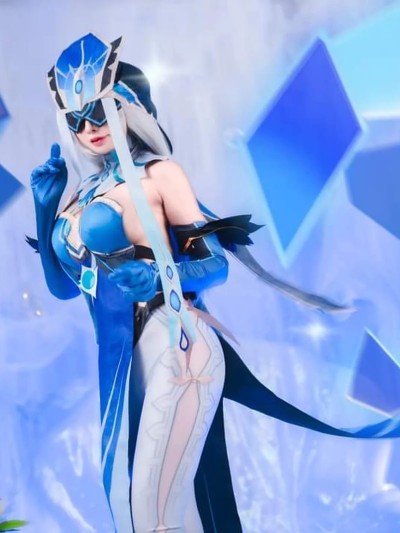 Meenfox cosplay Shenhe and Mirror Maiden – Genshin Impact